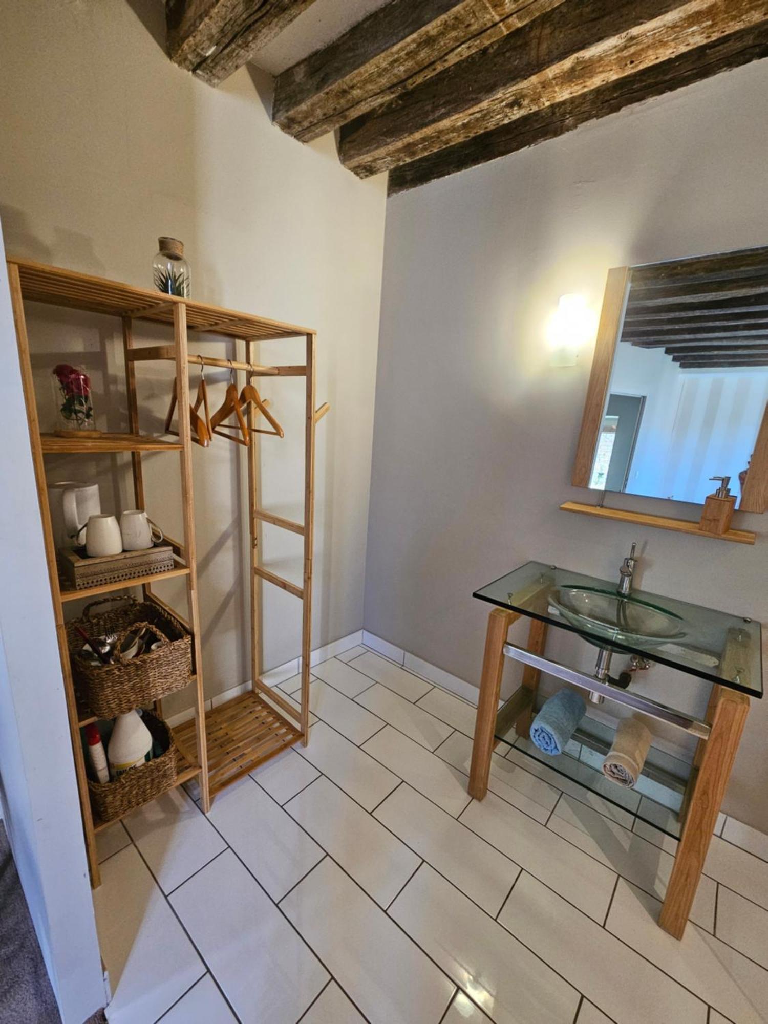 Отель Chambre Avec Salle De Bain Donzy Экстерьер фото