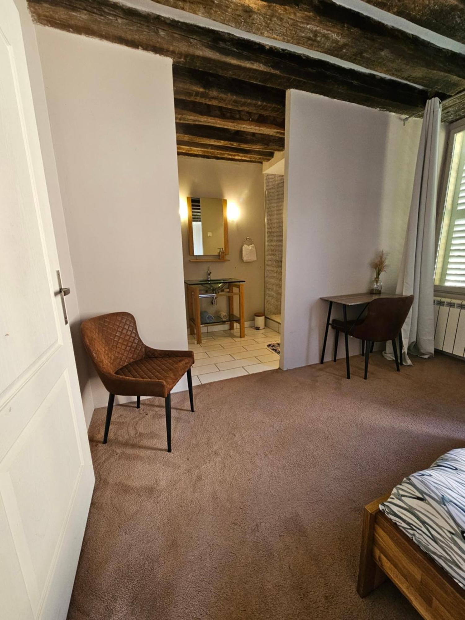 Отель Chambre Avec Salle De Bain Donzy Экстерьер фото